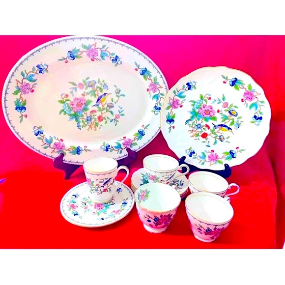 11pc Aynsley Bone China dinner set. Made in England Vintage Excellent Condition